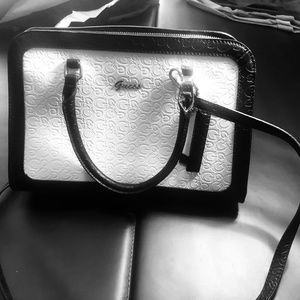 !!End of Summer Sale!! Guess Tote Bag Hand Bag Purse